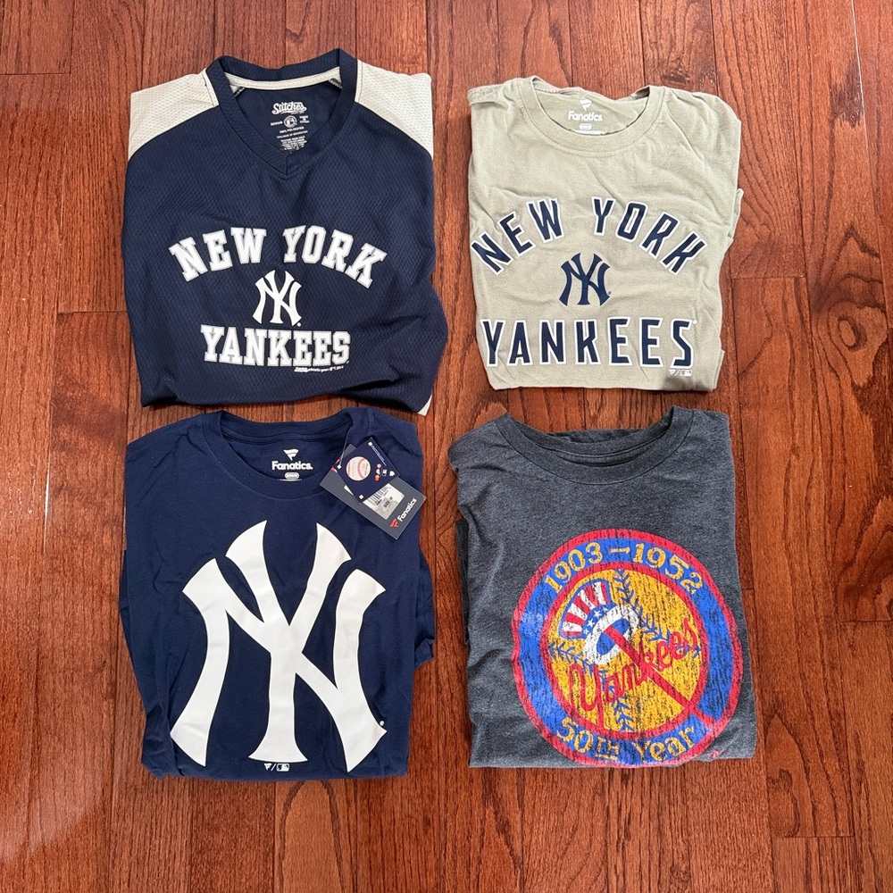 New York Yankees (3) T-shirt (1) Long Sleeve Light Gray Men’s Medium Bundle!